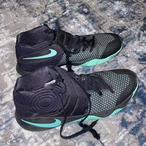 Men’s size 12.5 kyrie Irving Basketball shoes.